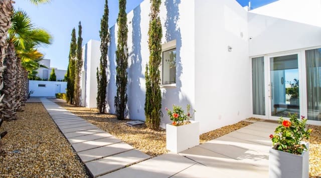 3 soverom Villa til salgs i Las Colinas Golf, Orihuela med svømmebasseng - € 1 050 000 (Ref: 8868548)