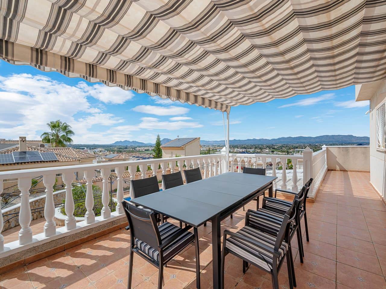 3 bedroom Villa for sale in Ciudad Quesada with pool garage - € 455,000 (Ref: 8892852)