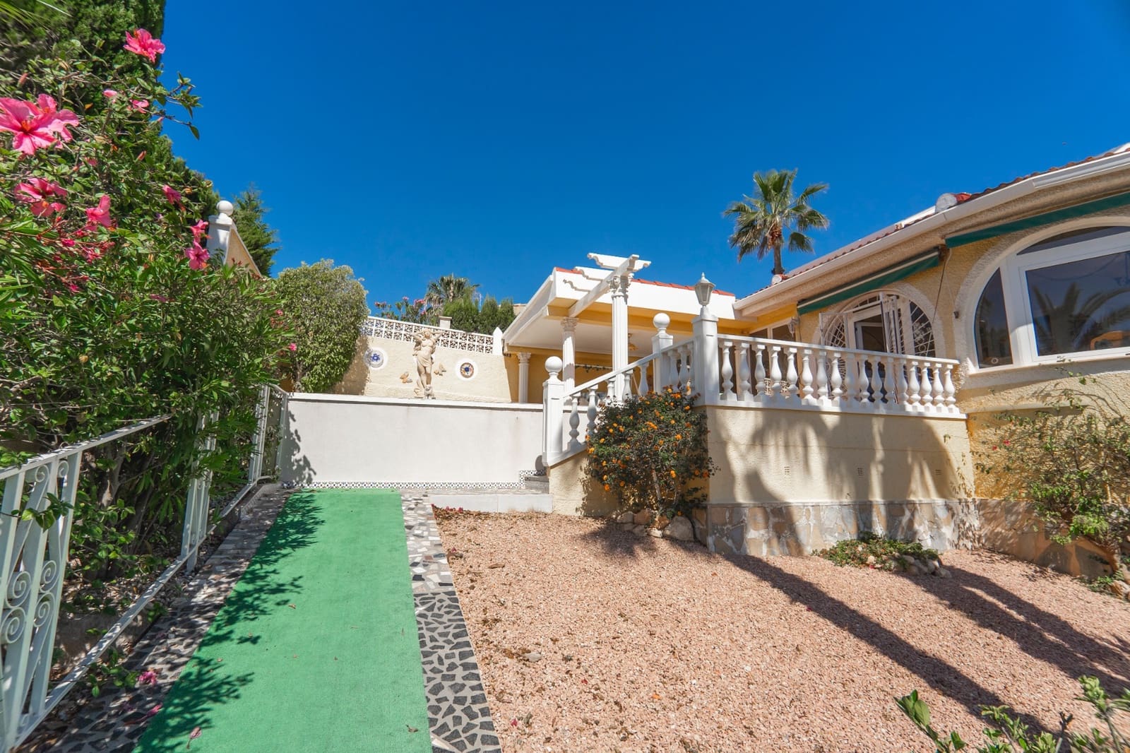 3 Zimmer Villa zu verkaufen in Ciudad Quesada mit Pool - 395.000 € (Ref: 8903915)