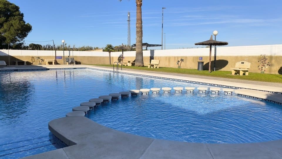 3 quarto Moradia Geminada para venda em Montebello com piscina - 150 000 € (Ref: 8909889)