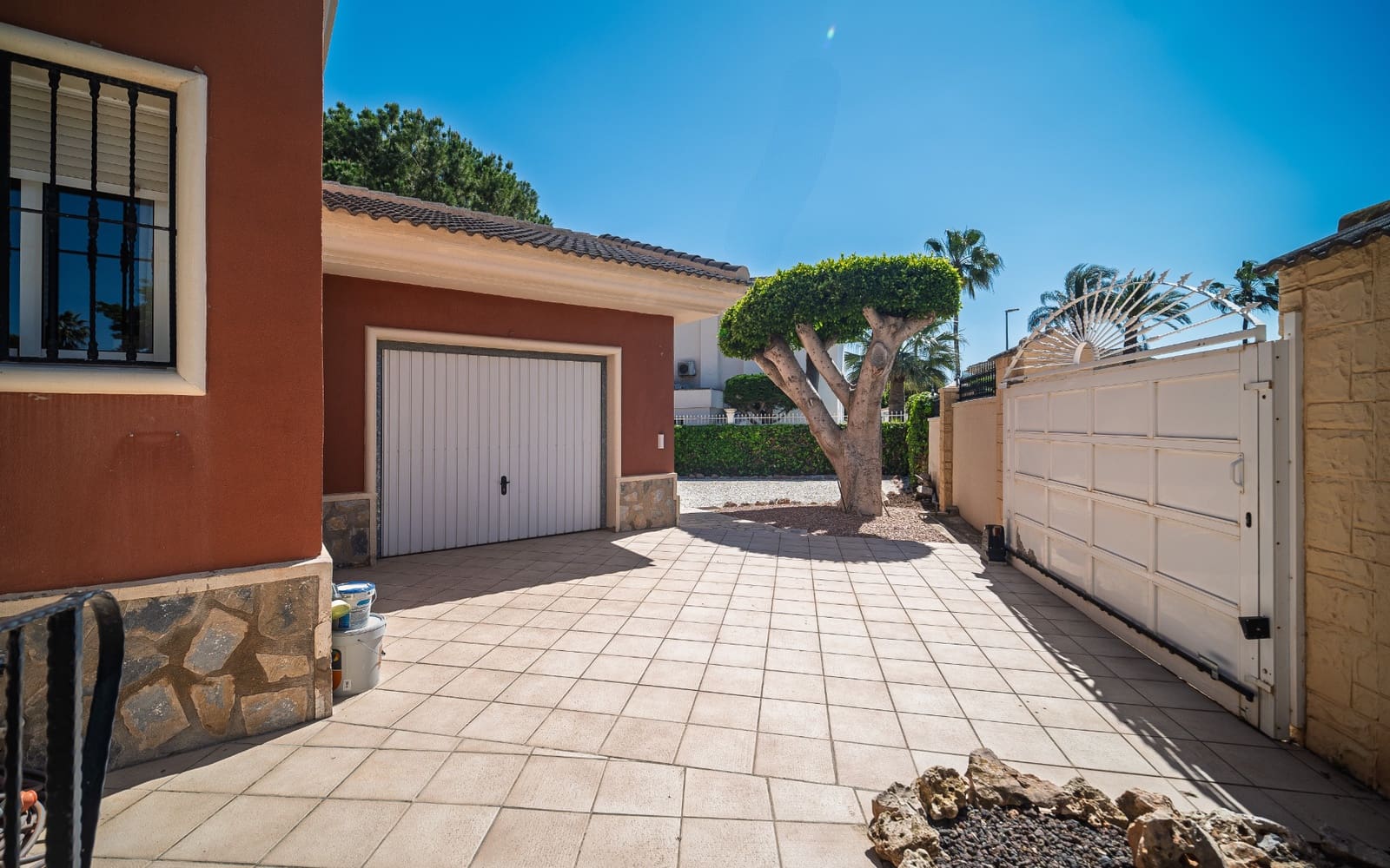 4 Zimmer Villa zu verkaufen in Dona Pepa mit Pool - 1.099.000 € (Ref: 8917313)