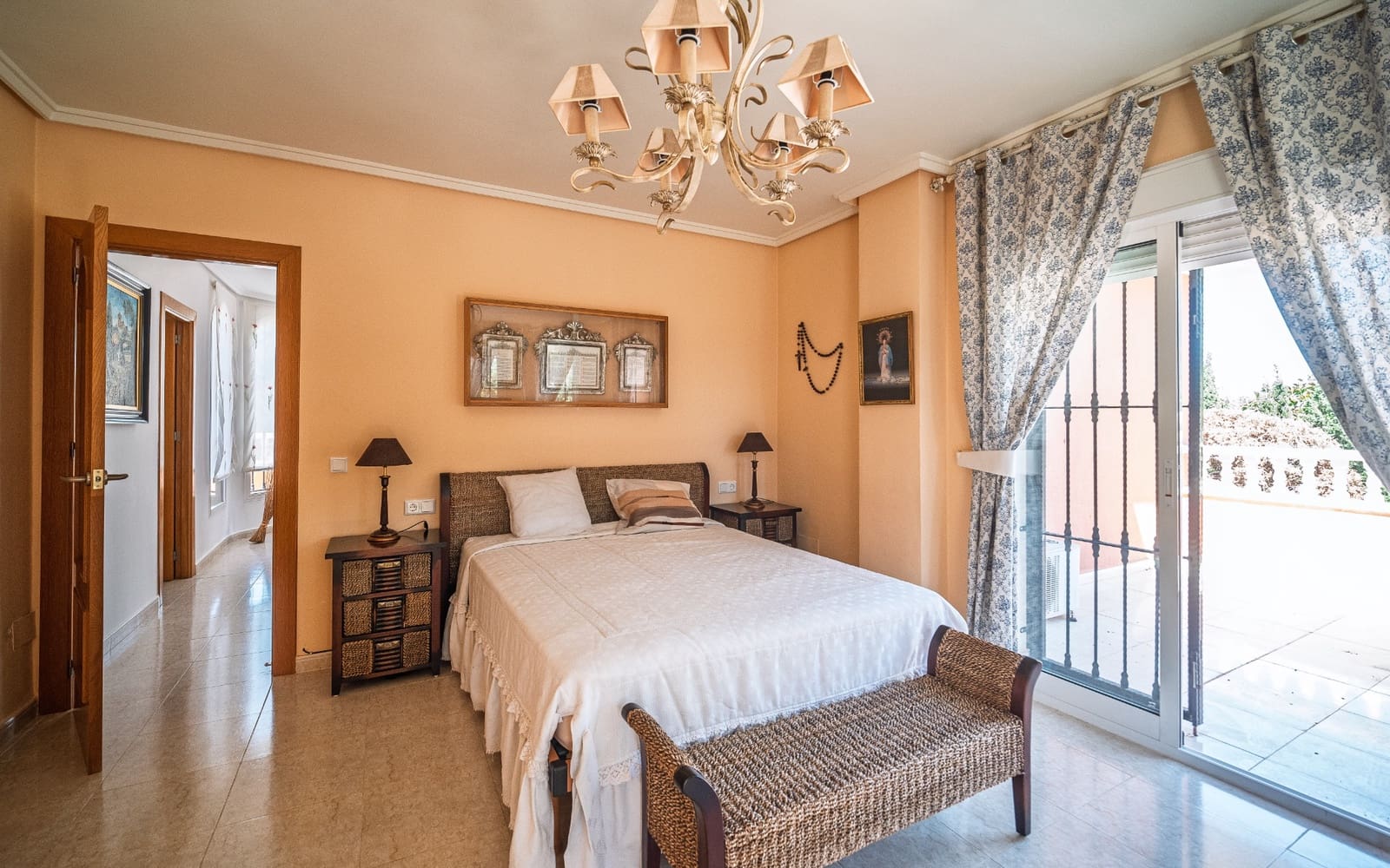 4 Zimmer Villa zu verkaufen in Dona Pepa mit Pool - 1.099.000 € (Ref: 8917313)