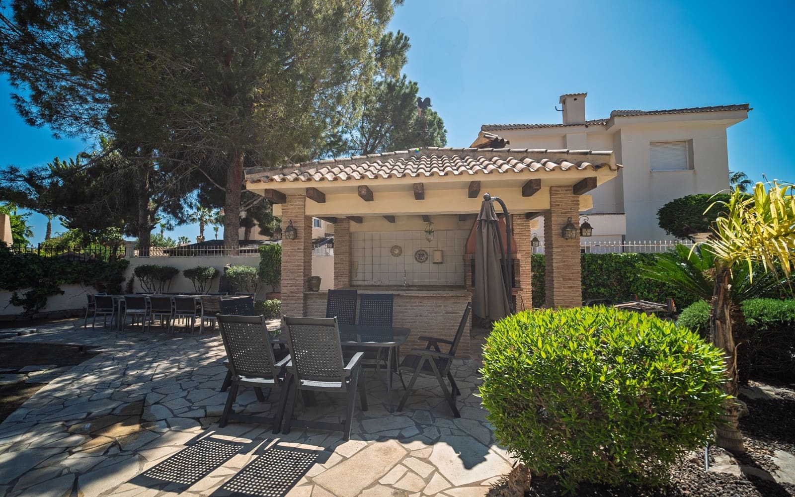 4 Zimmer Villa zu verkaufen in Dona Pepa mit Pool - 1.099.000 € (Ref: 8917313)