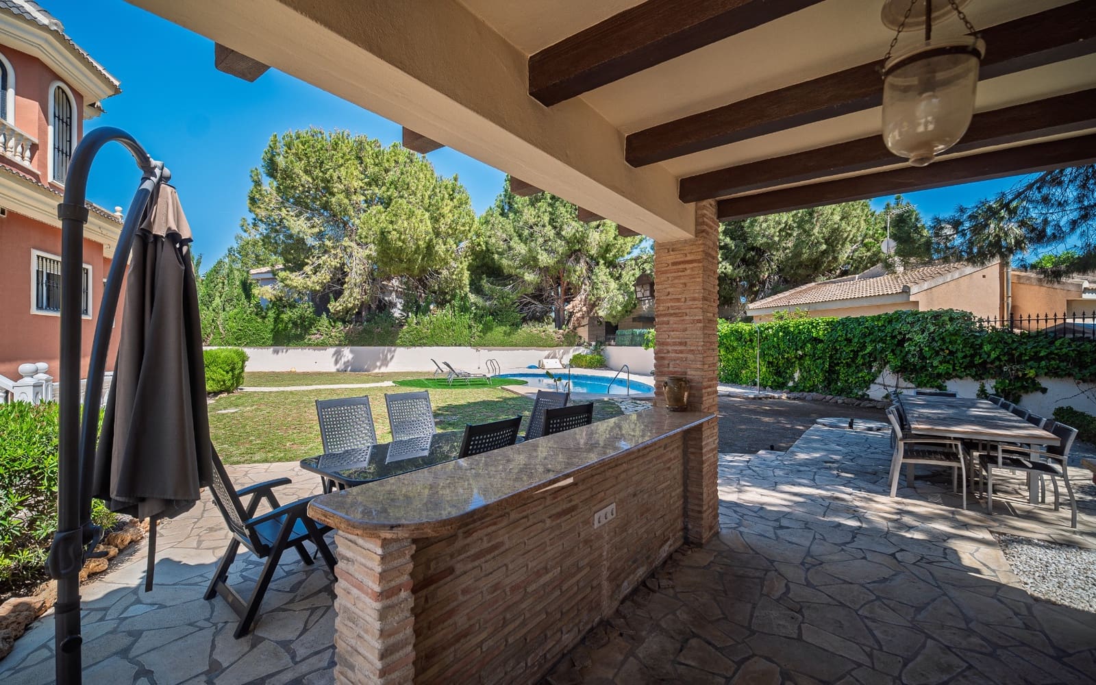 4 Zimmer Villa zu verkaufen in Dona Pepa mit Pool - 1.099.000 € (Ref: 8917313)