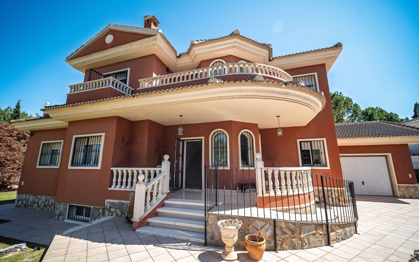 4 Zimmer Villa zu verkaufen in Dona Pepa mit Pool - 1.099.000 € (Ref: 8917313)