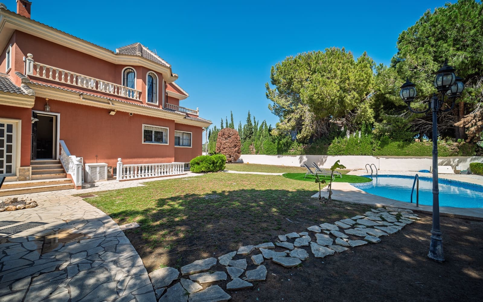 4 Zimmer Villa zu verkaufen in Dona Pepa mit Pool - 1.099.000 € (Ref: 8917313)