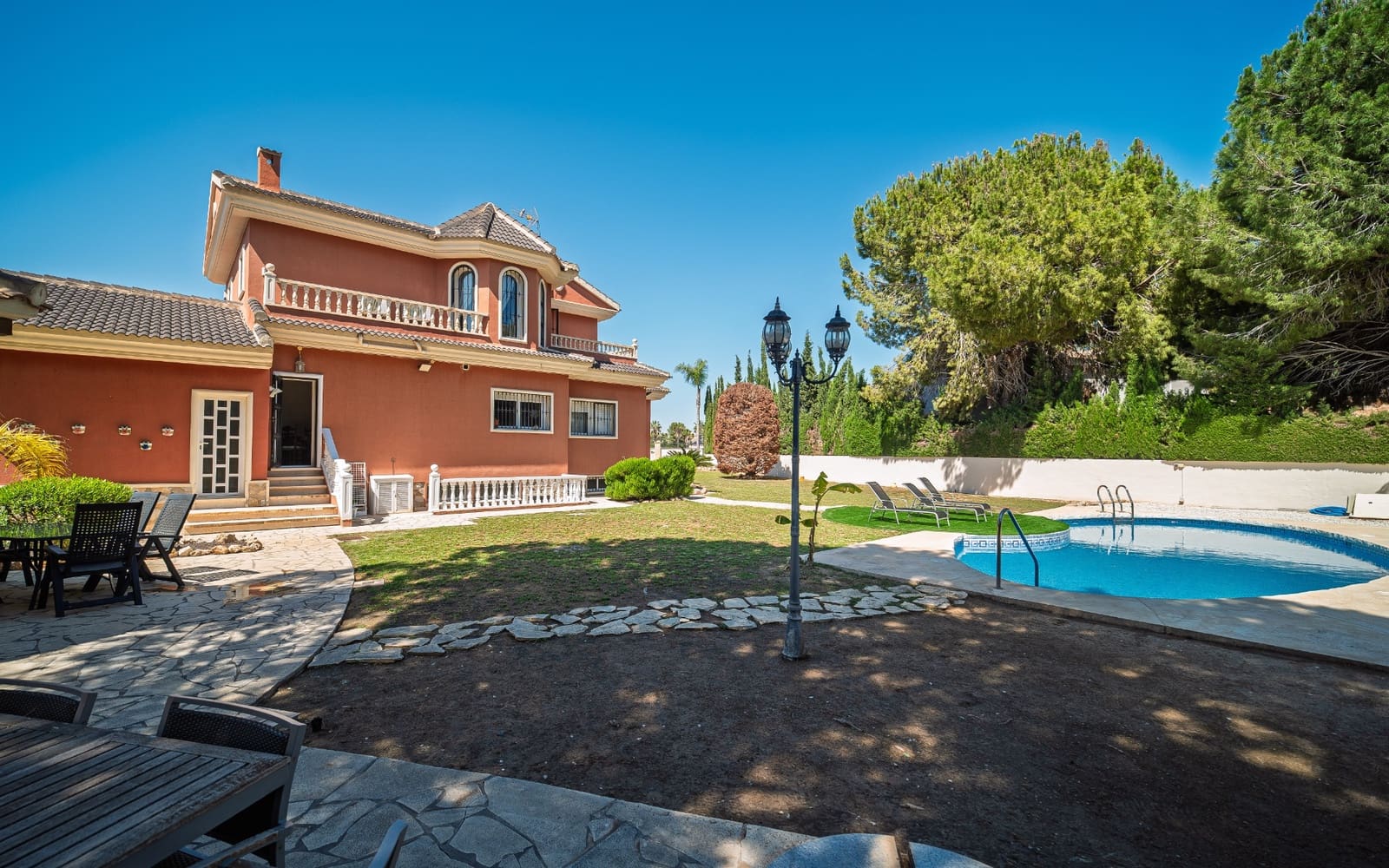 4 Zimmer Villa zu verkaufen in Dona Pepa mit Pool - 1.099.000 € (Ref: 8917313)