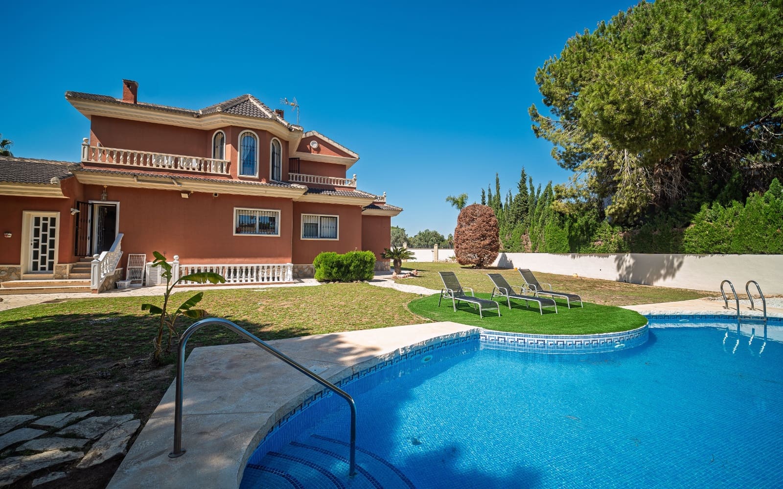 4 Zimmer Villa zu verkaufen in Dona Pepa mit Pool - 1.099.000 € (Ref: 8917313)