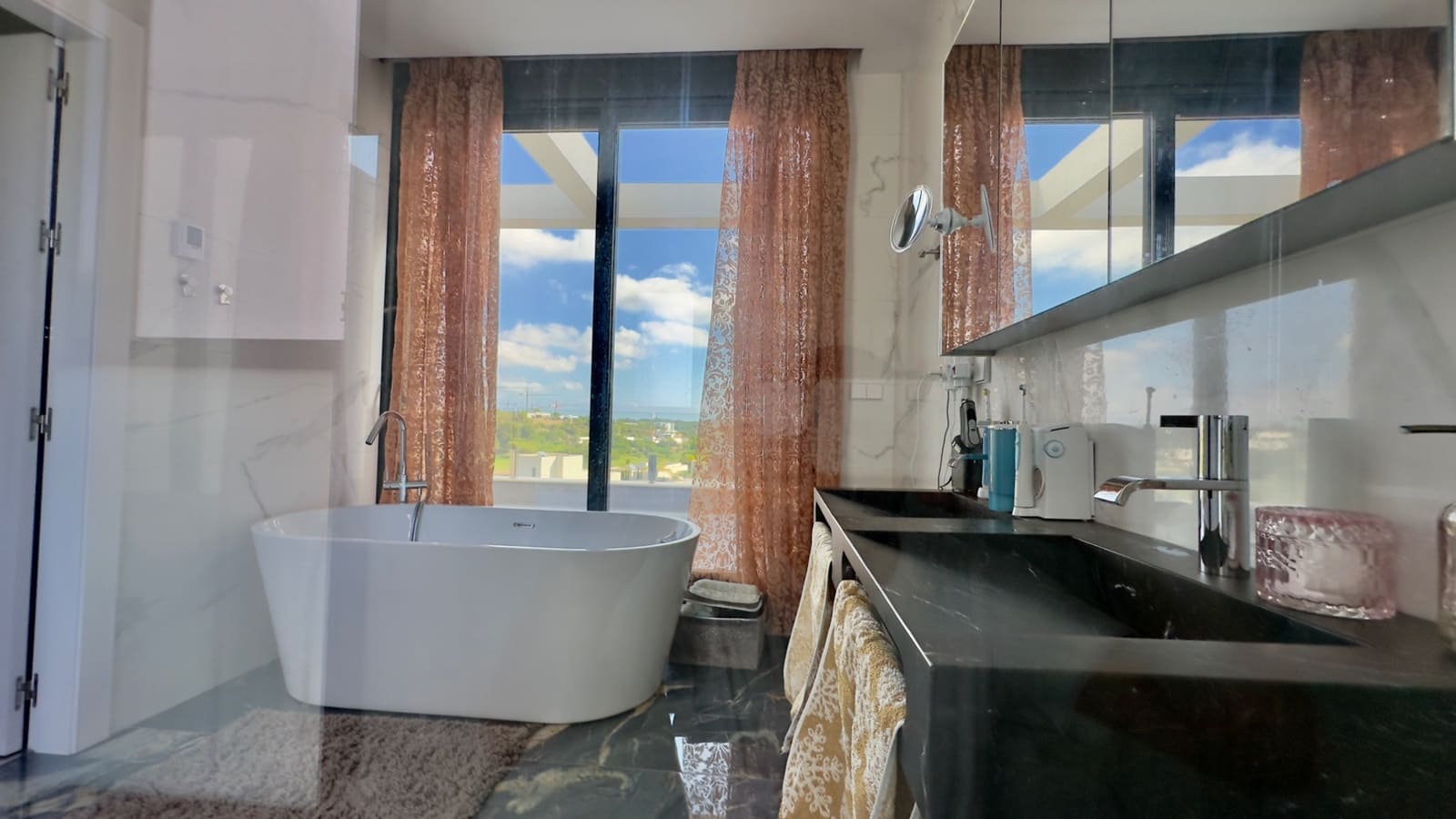 6 camera da letto Villa in vendita in Las Colinas Golf con piscina garage - 2.350.000 € (Rif: 8930581)