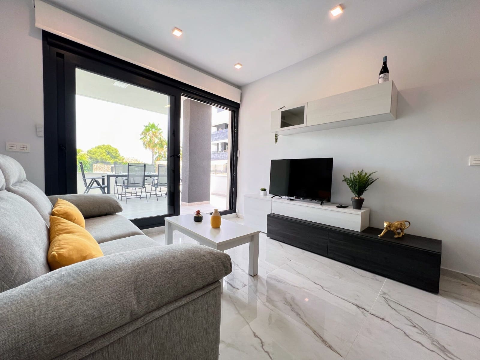 2 Zimmer Apartment zu verkaufen in Los Altos mit Pool Garage - 269.000 € (Ref: 8930587)