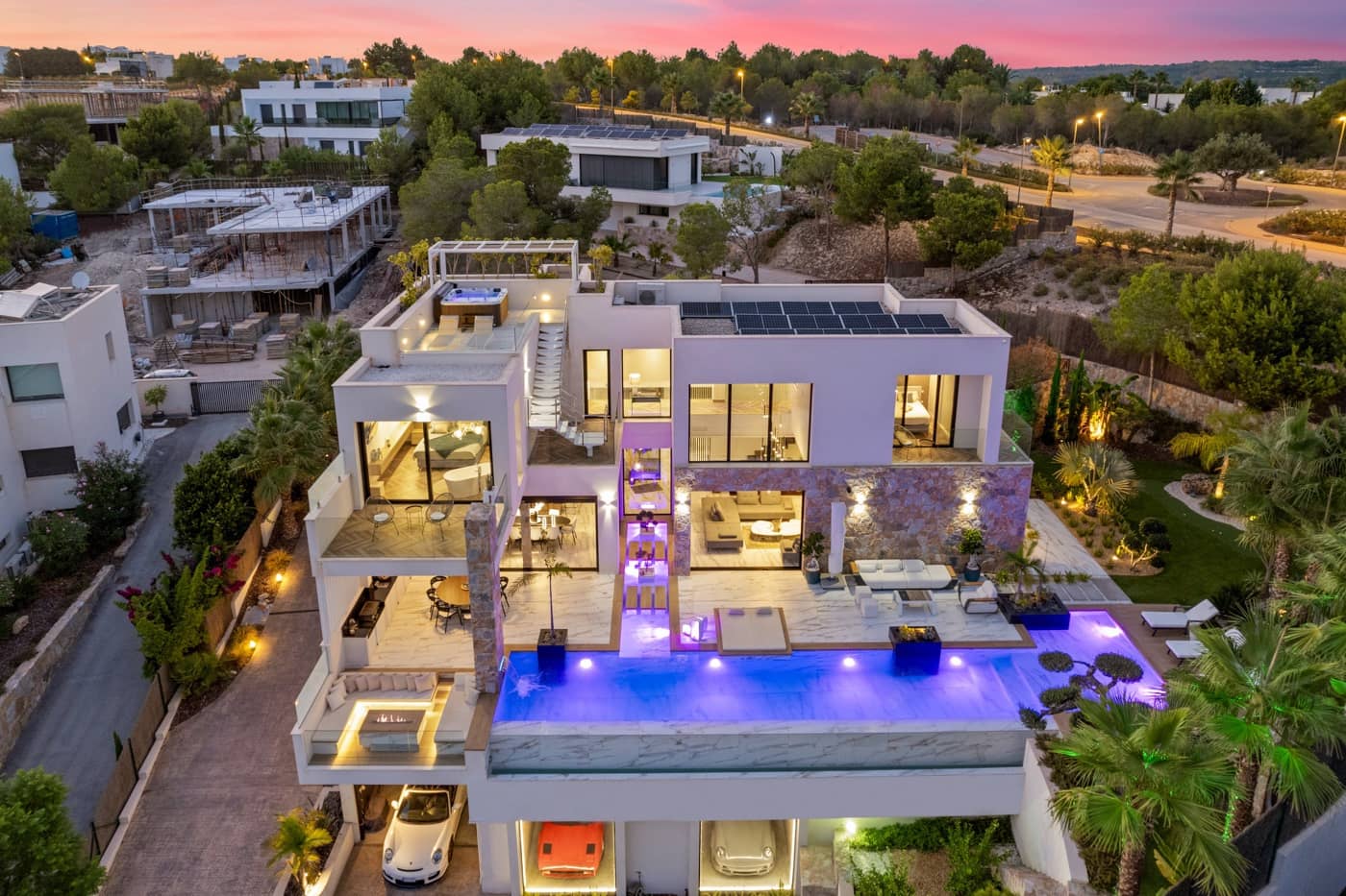 4 makuuhuone Huvila myytävänä paikassa Las Colinas Golf mukana uima-altaan 
autotalli - 2 888 000 € (Ref: 8930591)