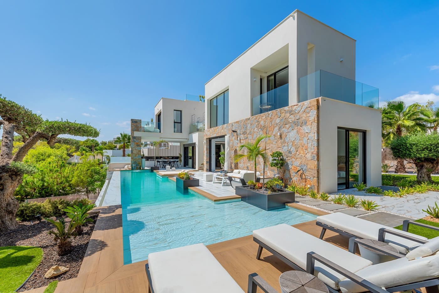 4 makuuhuone Huvila myytävänä paikassa Las Colinas Golf mukana uima-altaan 
autotalli - 2 888 000 € (Ref: 8930591)