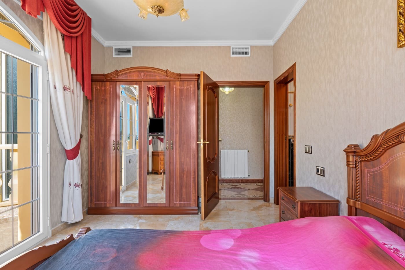 6 slaapkamer Villa te koop in Playa Flamenca met zwembad garage - € 2.095.000 (Ref: 8930596)