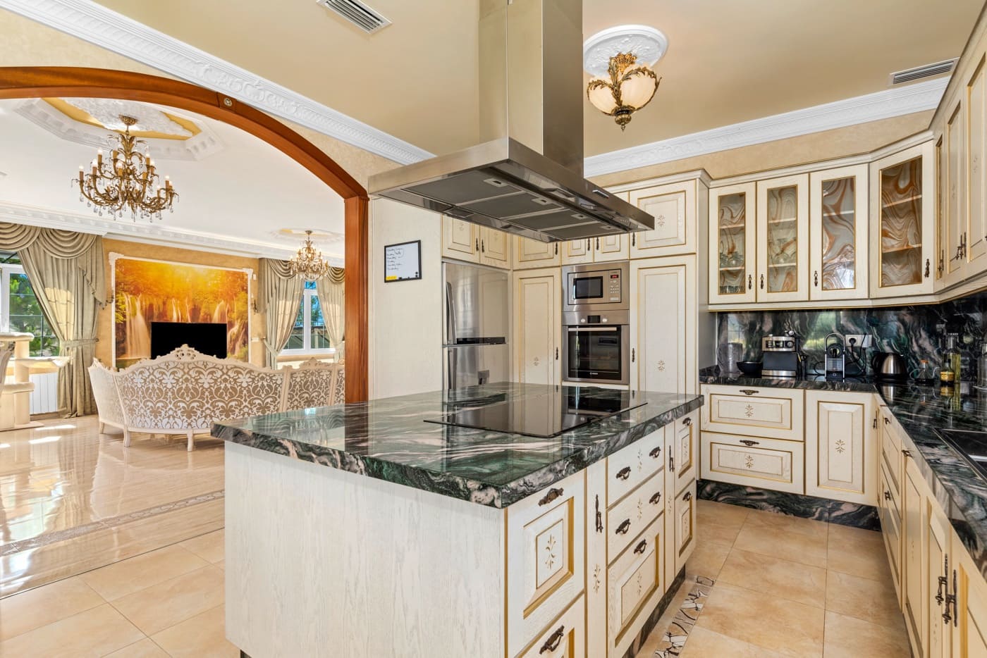 6 slaapkamer Villa te koop in Playa Flamenca met zwembad garage - € 2.095.000 (Ref: 8930596)