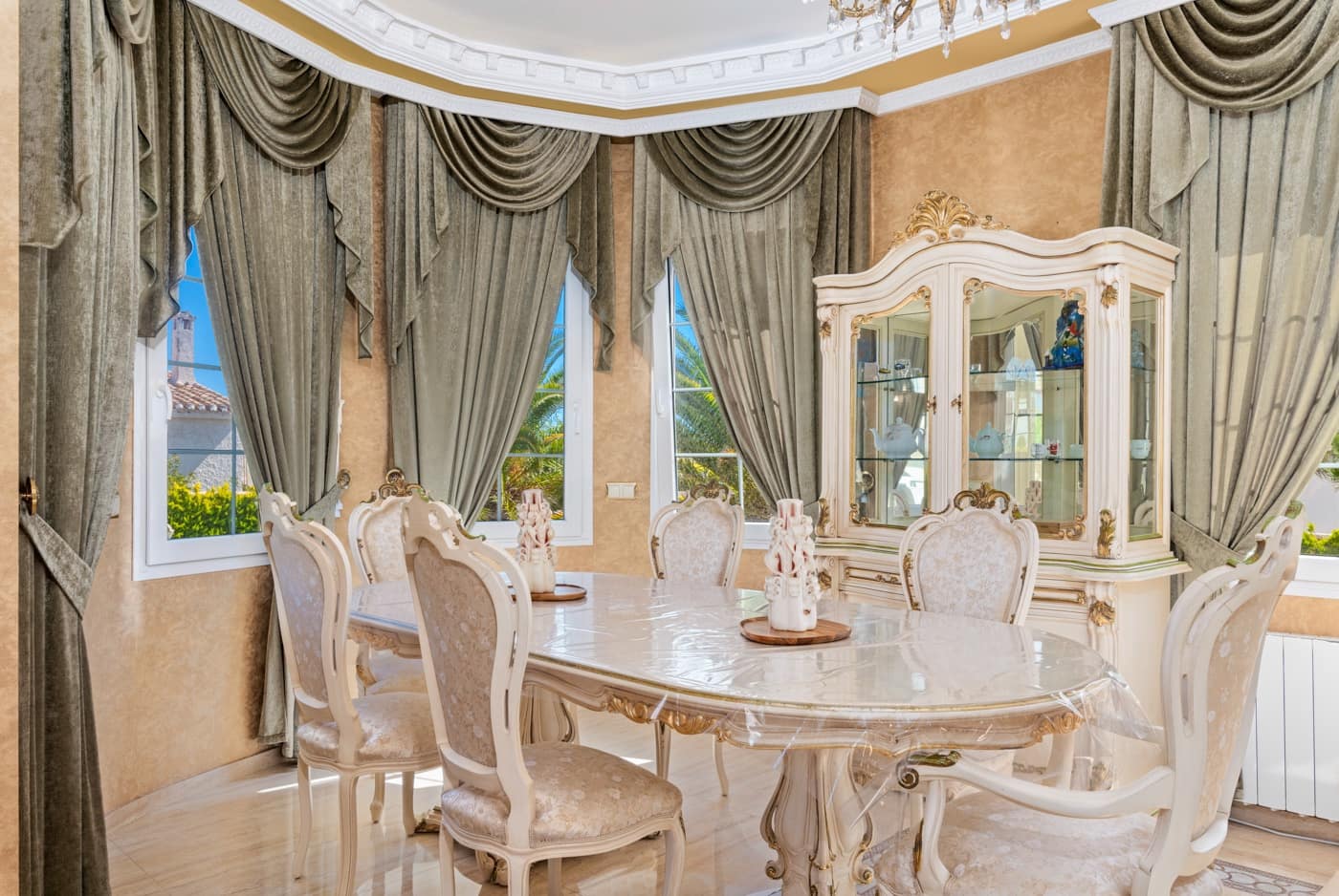 6 slaapkamer Villa te koop in Playa Flamenca met zwembad garage - € 2.095.000 (Ref: 8930596)