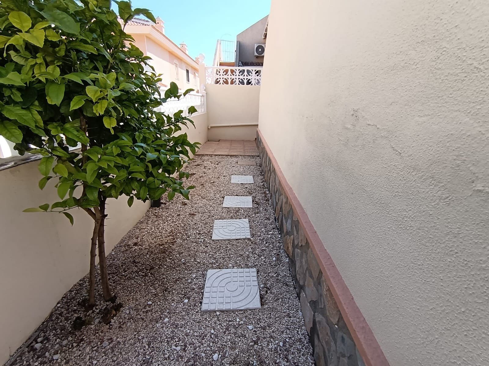 3 chambre Villa/Maison Semi-Mitoyenne à vendre à Dona Pepa avec piscine - 245 000 € (Ref: 8944637)