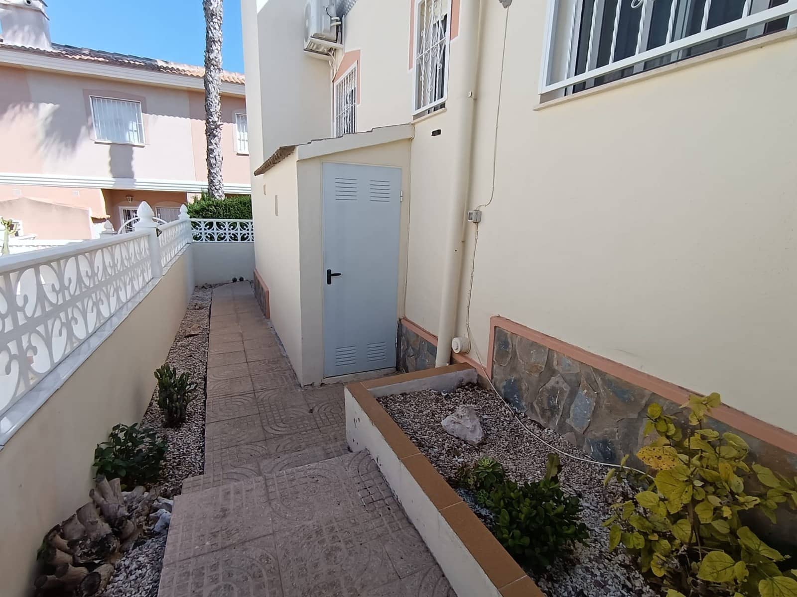 3 chambre Villa/Maison Semi-Mitoyenne à vendre à Dona Pepa avec piscine - 245 000 € (Ref: 8944637)