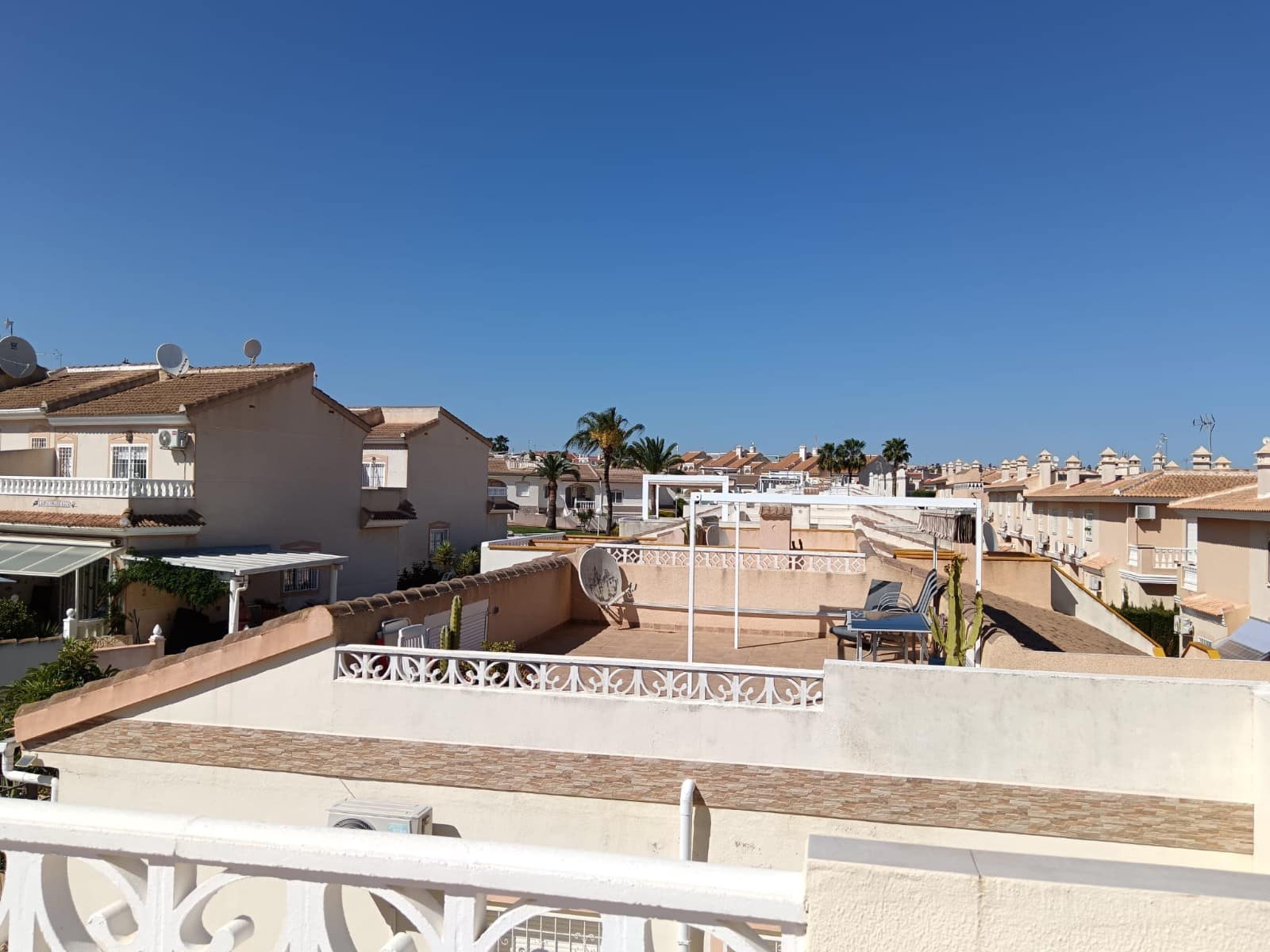 3 chambre Villa/Maison Semi-Mitoyenne à vendre à Dona Pepa avec piscine - 245 000 € (Ref: 8944637)