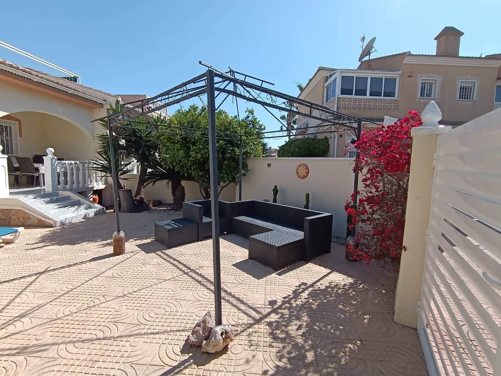 3 chambre Villa/Maison Semi-Mitoyenne à vendre à Dona Pepa avec piscine - 245 000 € (Ref: 8944637)