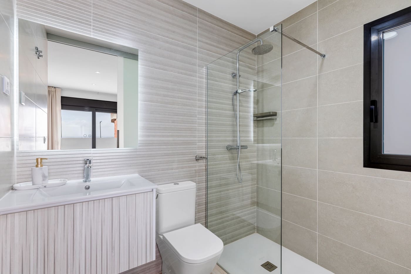 Apartamento de 3 habitaciones en Los Balcones en venta con piscina garaje - 349.000 € (Ref: 8945883)