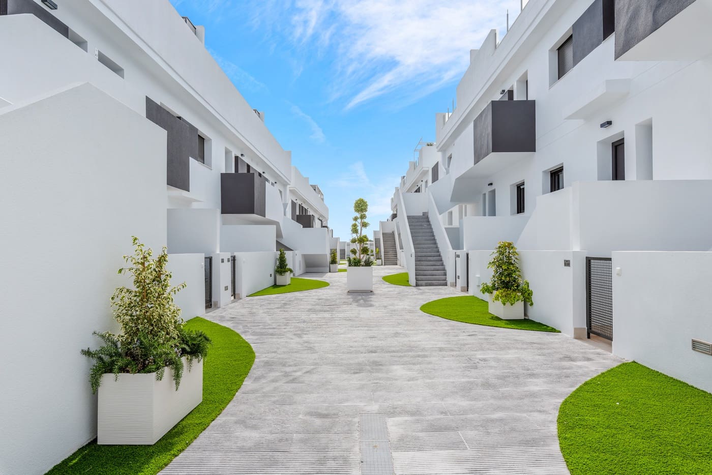 Apartamento de 3 habitaciones en Los Balcones en venta con piscina garaje - 349.000 € (Ref: 8945883)