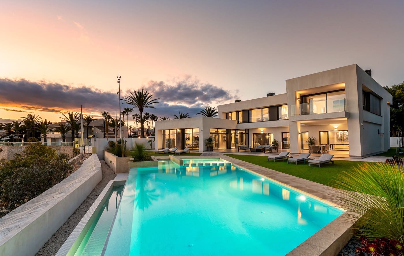 6 soveværelse Villa til salg i Cabo Roig med swimmingpool - € 4.750.000 (Ref: 8950417)