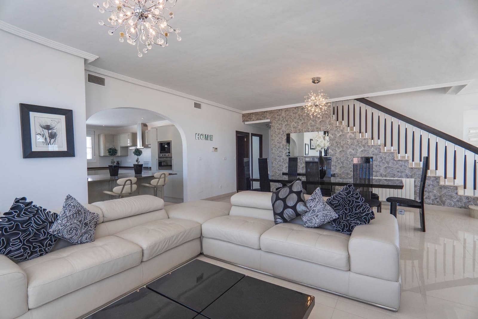 6 bedroom Villa for sale in Ciudad Quesada with pool - € 1,100,000 (Ref: 8956068)