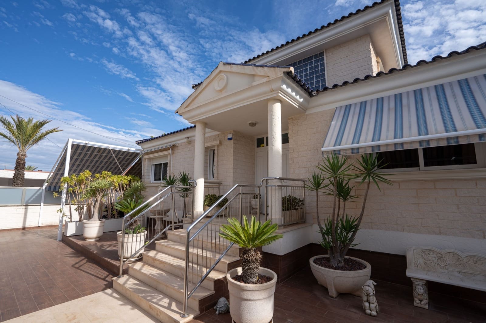 5 bedroom Villa for sale in La Mata with pool - € 1,170,000 (Ref: 8960440)