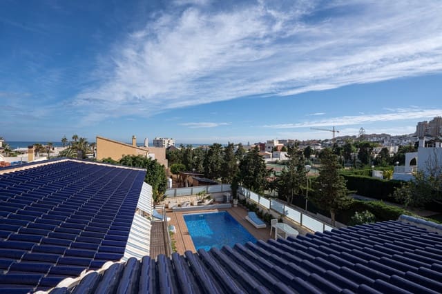 5 bedroom Villa for sale in Cañada del Molino, Torrevieja with pool - € 1,170,000 (Ref: 8960440)