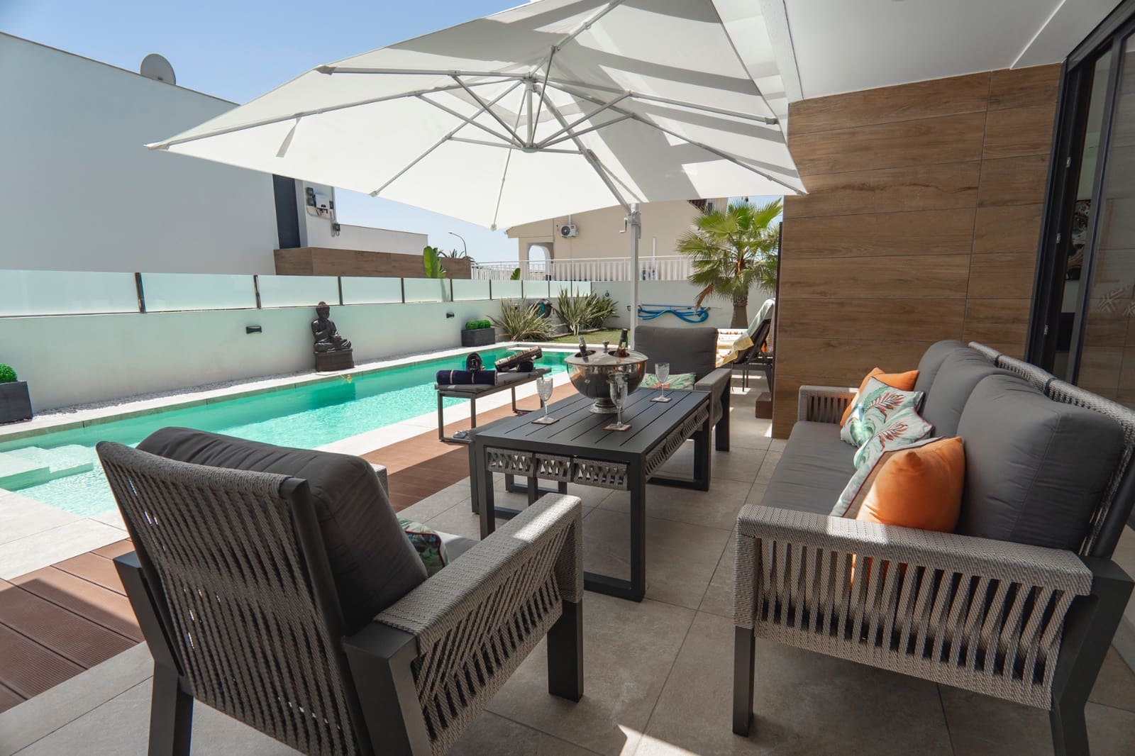 4 bedroom Villa for sale in Ciudad Quesada with pool - € 975,000 (Ref: 9000305)