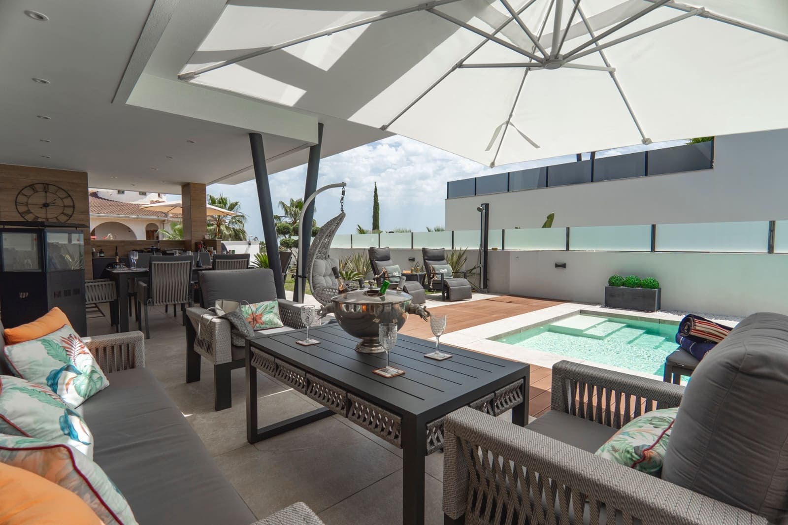 4 bedroom Villa for sale in Ciudad Quesada with pool - € 975,000 (Ref: 9000305)