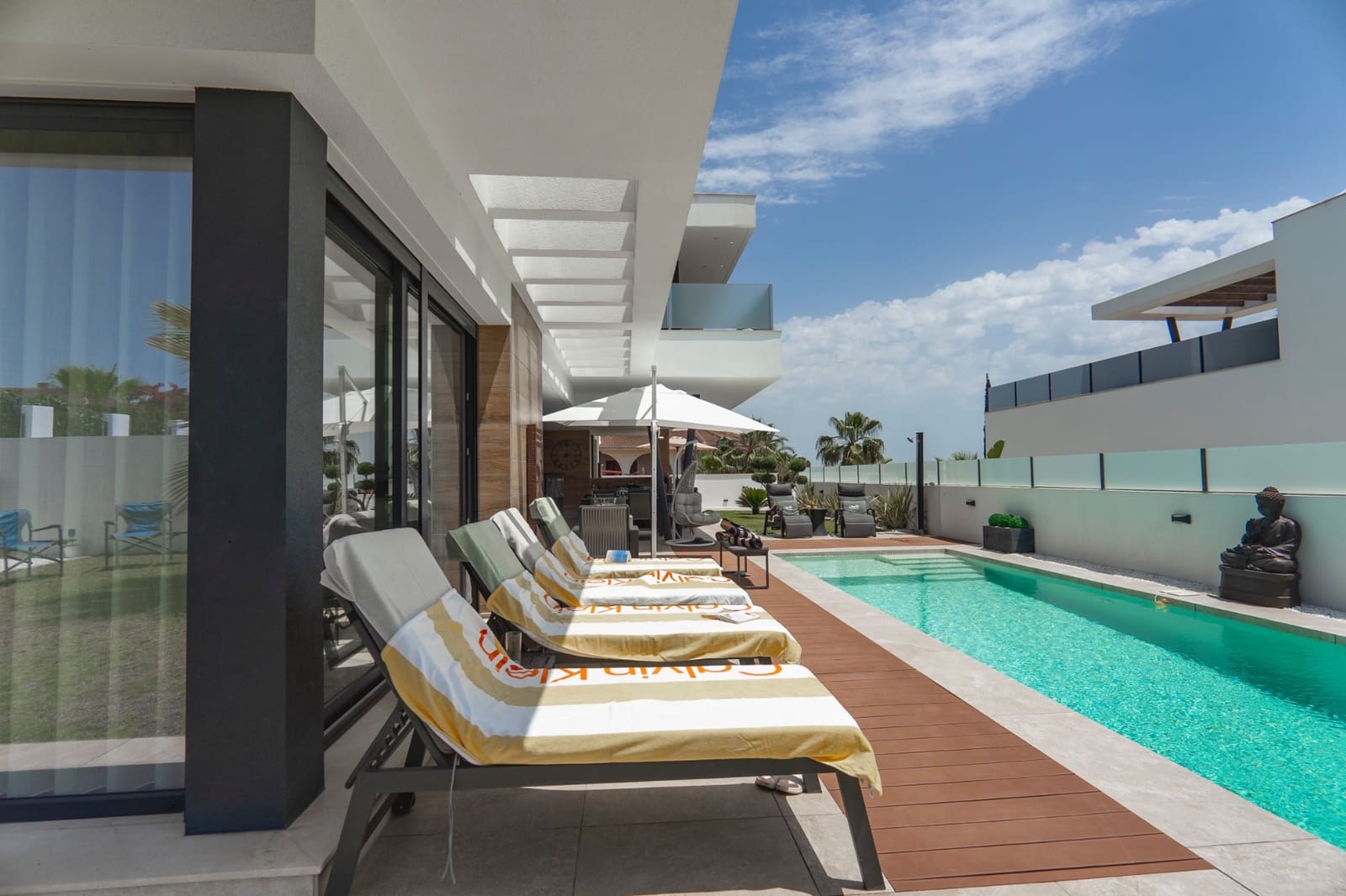 4 bedroom Villa for sale in Ciudad Quesada with pool - € 975,000 (Ref: 9000305)