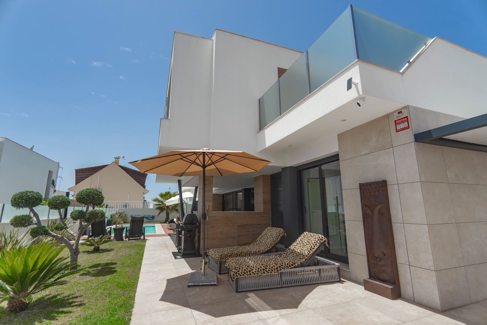 4 bedroom Villa for sale in Ciudad Quesada with pool - € 975,000 (Ref: 9000305)