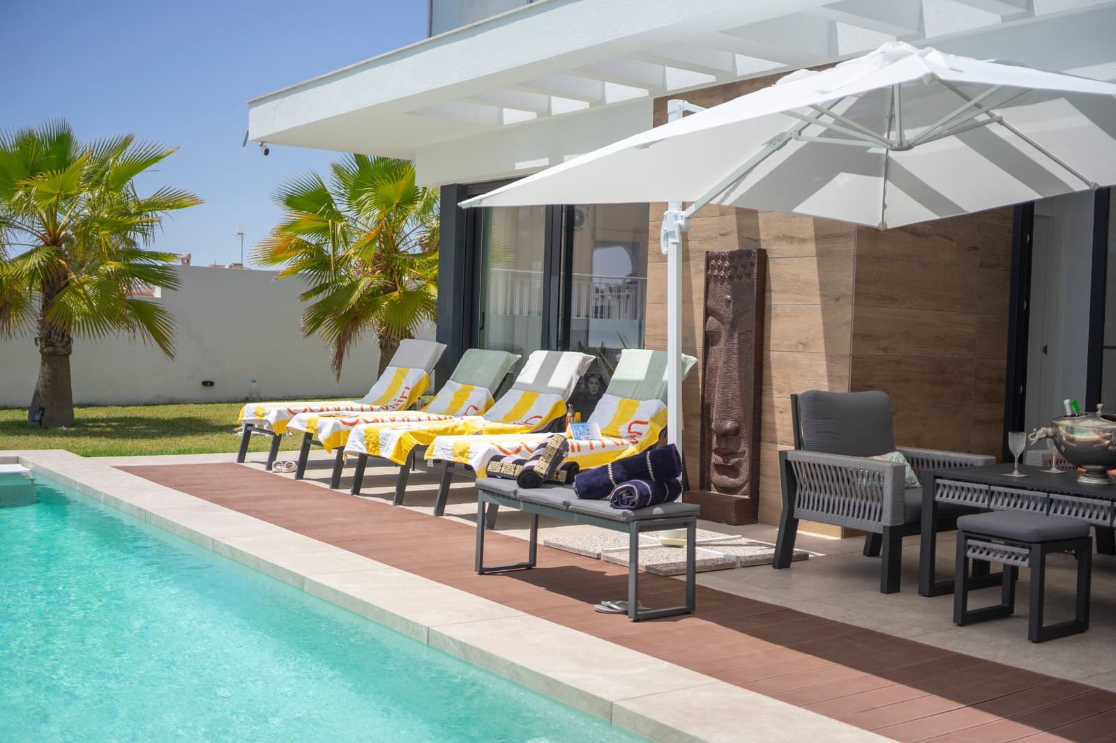 4 bedroom Villa for sale in Ciudad Quesada with pool - € 975,000 (Ref: 9000305)