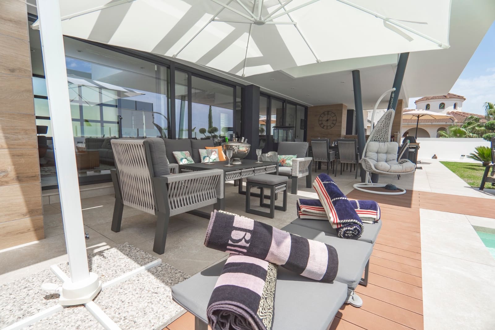 4 bedroom Villa for sale in Ciudad Quesada with pool - € 975,000 (Ref: 9000305)