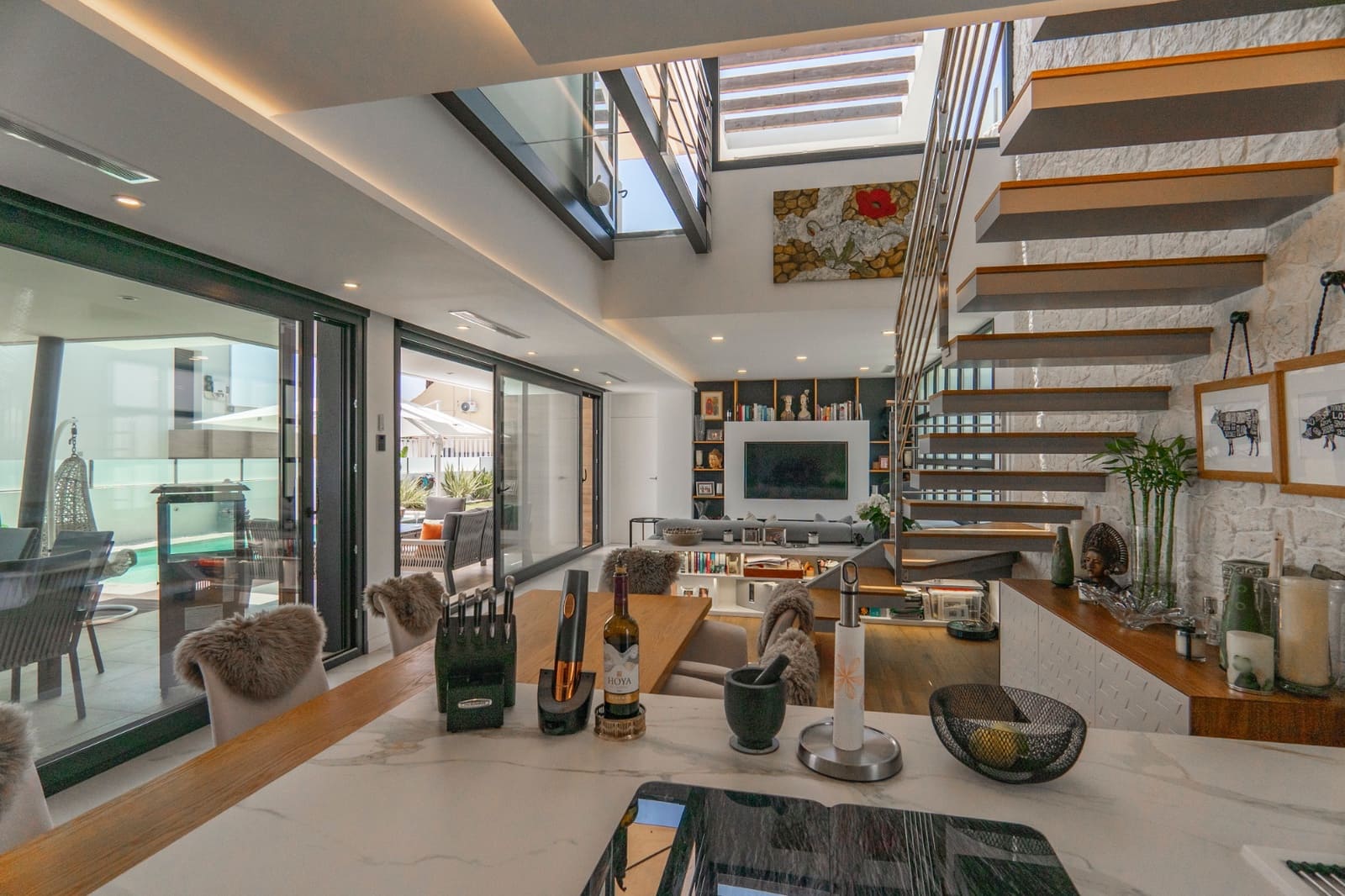 4 bedroom Villa for sale in Ciudad Quesada with pool - € 975,000 (Ref: 9000305)