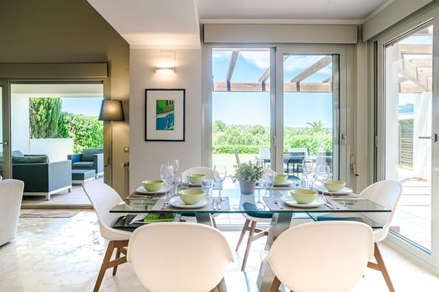 Chalet de 3 habitaciones en San Miguel de Salinas en venta con piscina - 525.000 € (Ref: 9024073)