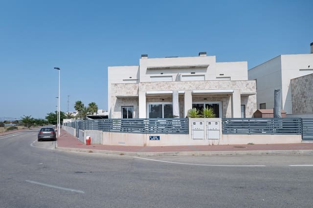 3 soveværelse Semi-Rækkehus til salg i Aguas Nuevas, Torrevieja med swimmingpool - € 299.900 (Ref: 9060204)