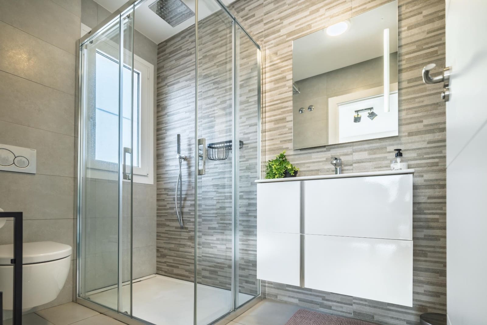 3 soveværelse Semi-Rækkehus til salg i Aguas Nuevas med swimmingpool - € 299.900 (Ref: 9060204)