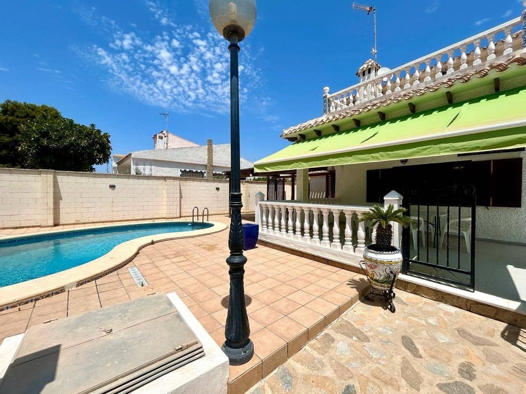 4 bedroom Villa for sale in La Zenia with pool - € 585,000 (Ref: 9068528)