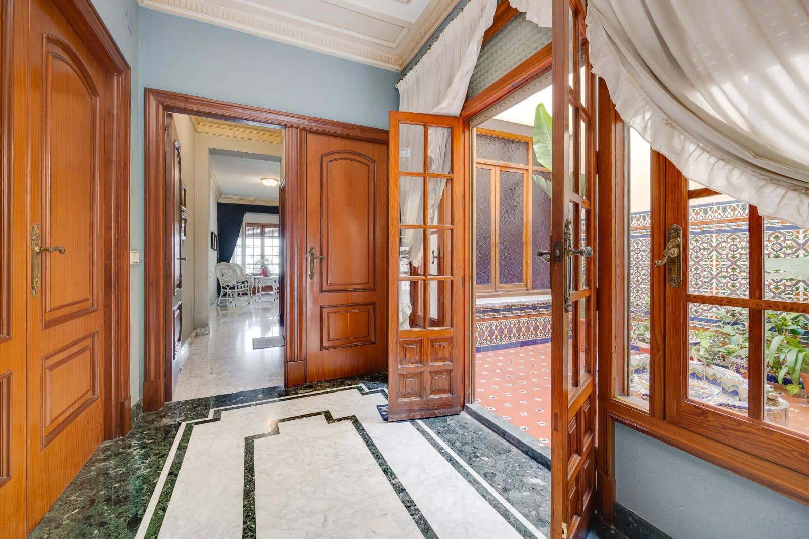 12 soveværelse Villa til salg i Callosa de Segura med swimmingpool garage - € 1.065.000 (Ref: 9077775)