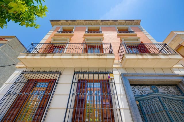 12 soveværelse Villa til salg i Callosa de Segura med swimmingpool garage - € 1.065.000 (Ref: 9077775)