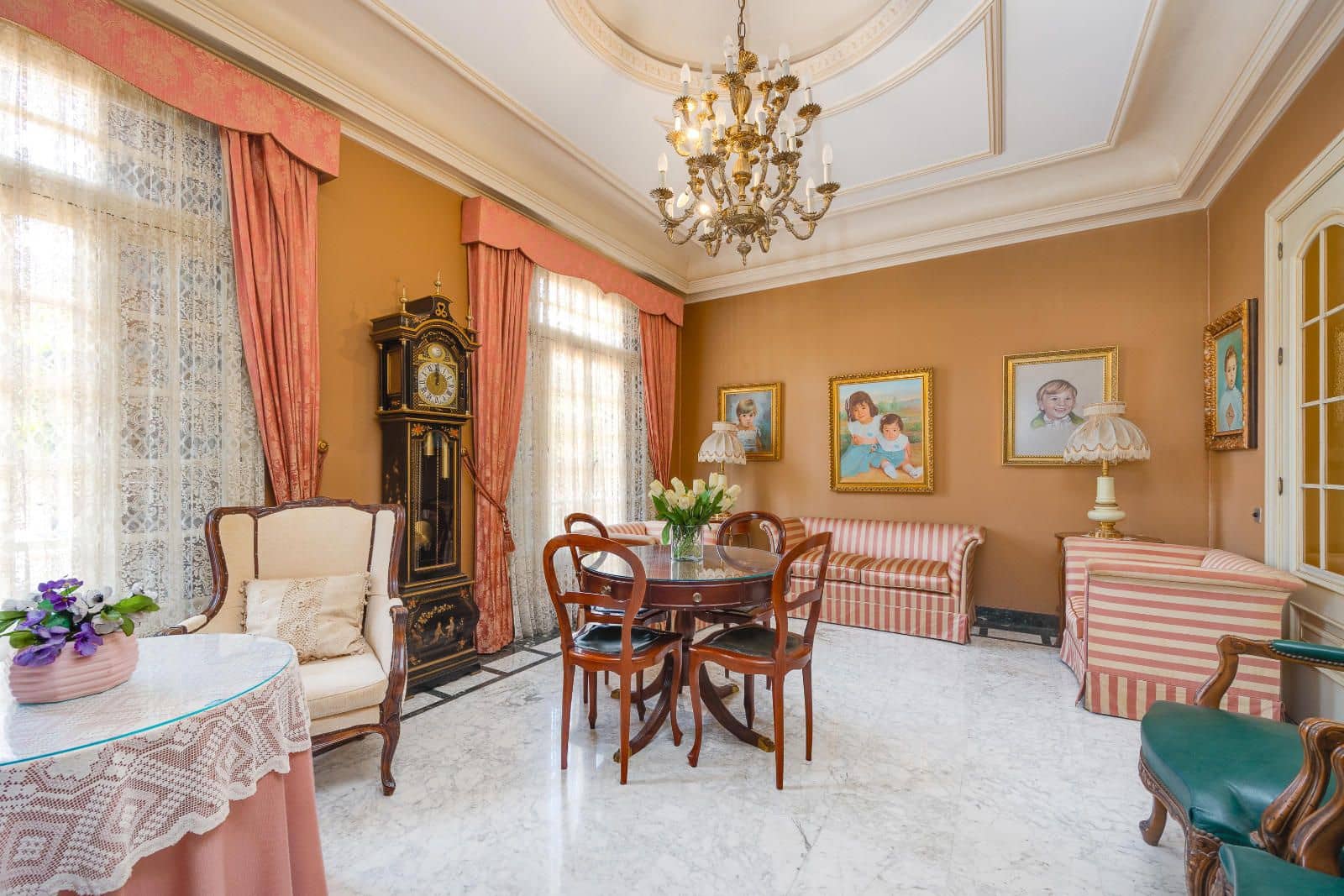 12 soveværelse Villa til salg i Callosa de Segura med swimmingpool garage - € 1.065.000 (Ref: 9077775)