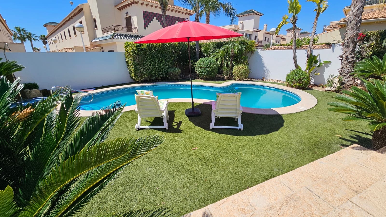 4 makuuhuone Huvila myytävänä paikassa Dona Pepa mukana uima-altaan - 565 000 € (Ref: 9091936)