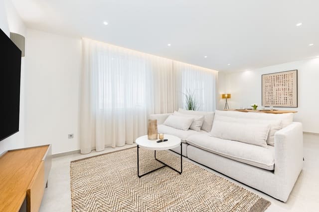 Apartamento de 3 habitaciones en Torrevieja en venta con garaje - 319.000 € (Ref: 9104674)