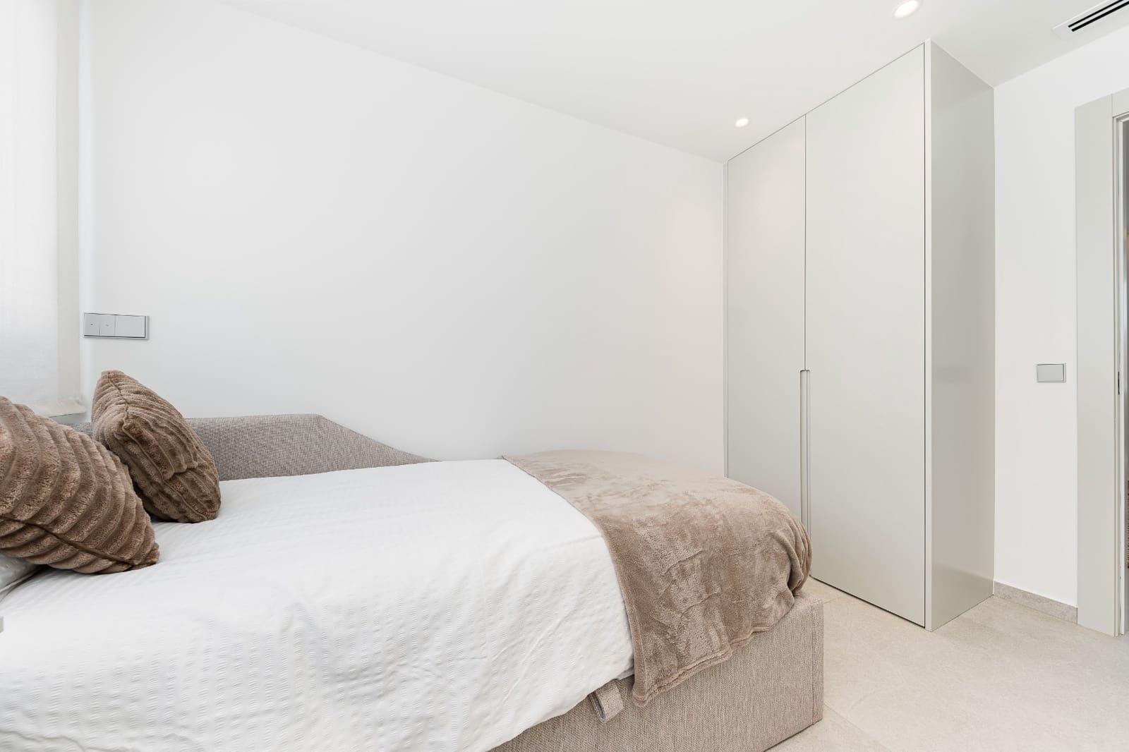 Apartamento de 3 habitaciones en Torrevieja en venta con garaje - 319.000 € (Ref: 9104674)