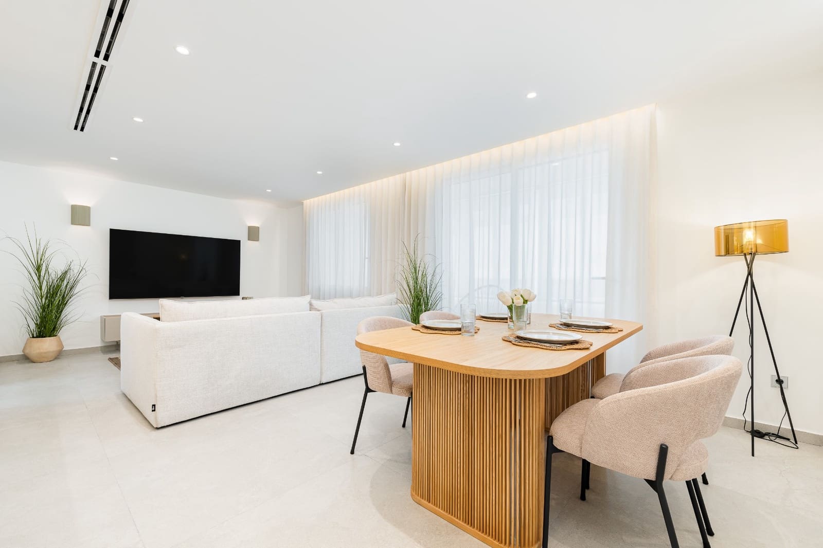 Apartamento de 3 habitaciones en Torrevieja en venta con garaje - 319.000 € (Ref: 9104674)