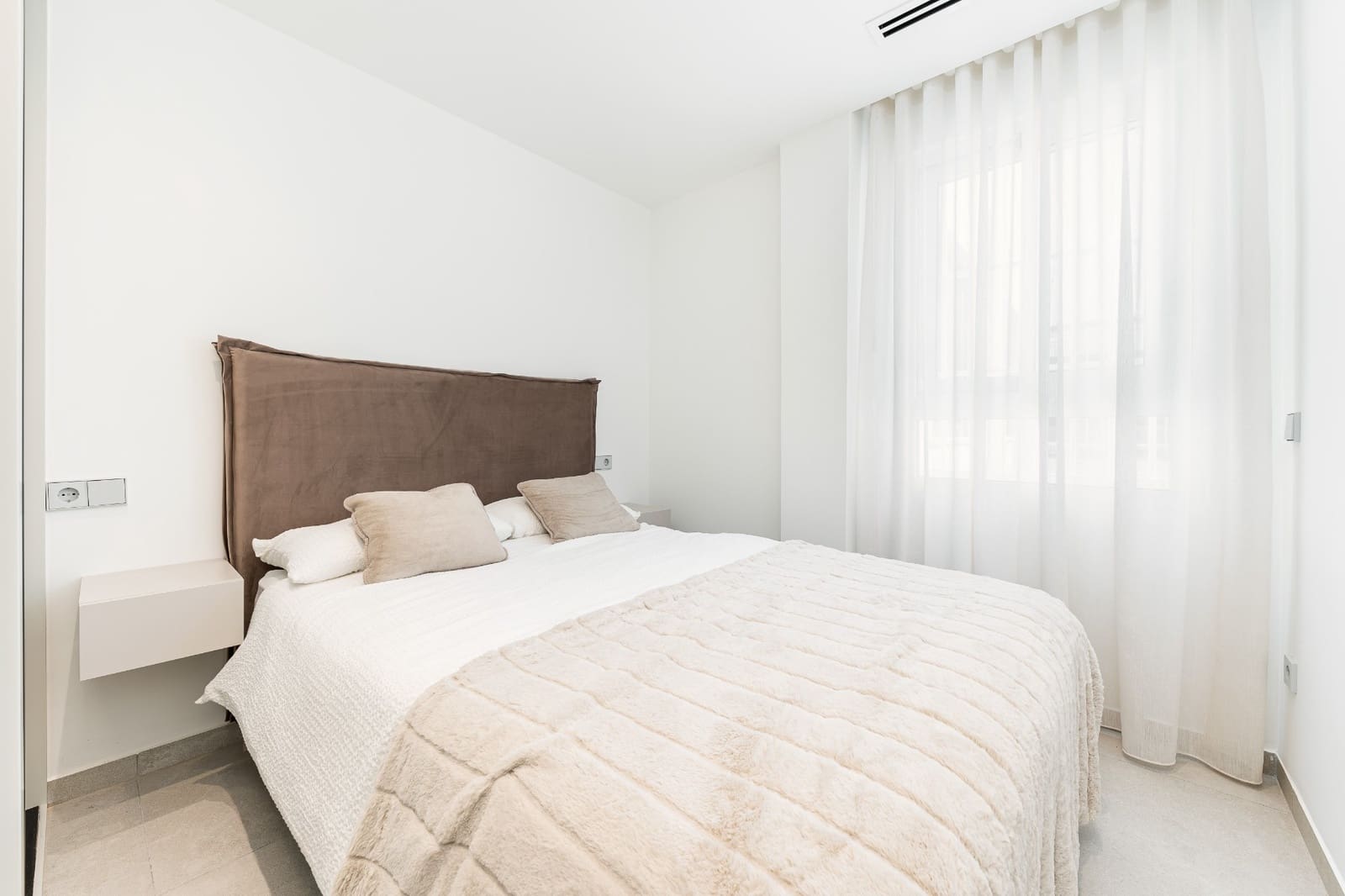 Apartamento de 3 habitaciones en Torrevieja en venta con garaje - 319.000 € (Ref: 9104674)