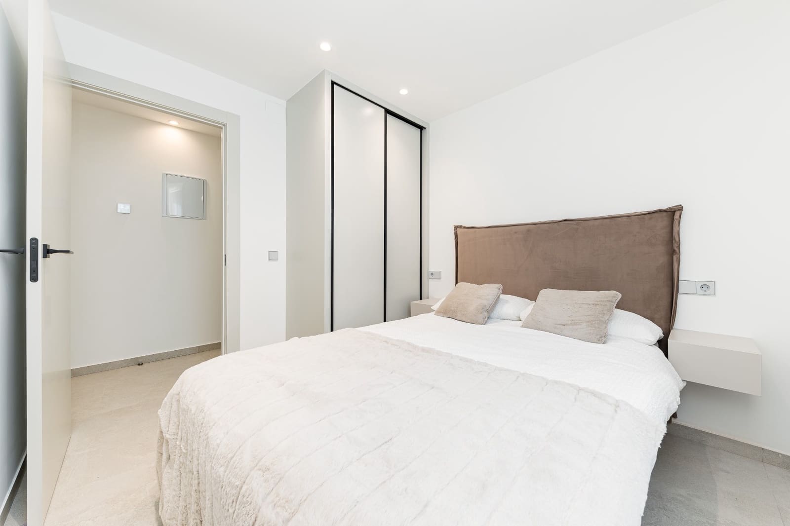 Apartamento de 3 habitaciones en Torrevieja en venta con garaje - 319.000 € (Ref: 9104674)