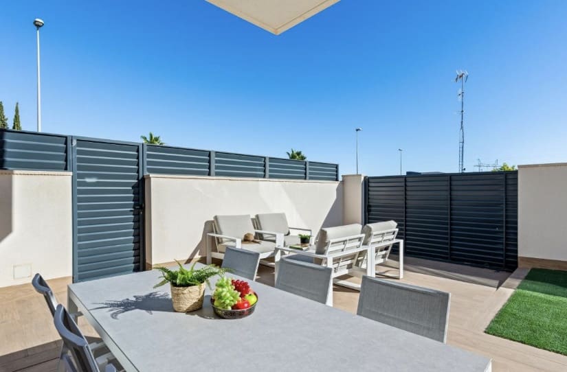 3 bedroom Villa for sale in San Miguel de Salinas with pool - € 355,000 (Ref: 9113977)